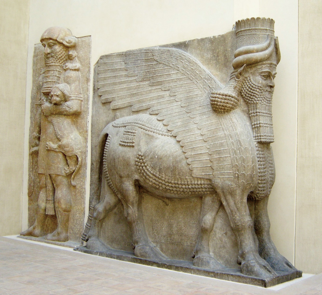 <p>拉馬蘇（Lamassu）石像（考撒巴的亞述皇宮遺跡）&nbsp;約西元前&nbsp;710&nbsp;年／石灰岩／高&nbsp;421&nbsp;公分／巴黎&nbsp;羅浮宮博物館藏&nbsp;</p>
